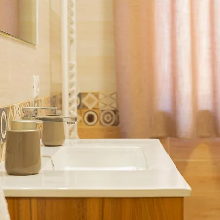 Rifugio Nel Centro Storico & Free Parking * Barcellona-Pozzo di Gotto